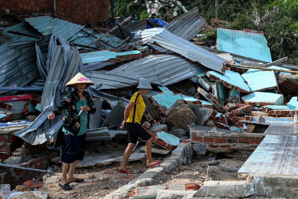 Image for Deadly Typhoon Kalmaegi ravages Vietnam, Philippines