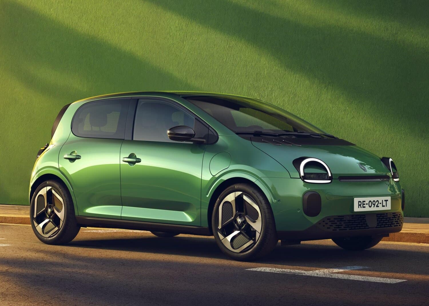 Image for Renault Twingo makes homage paying tribute return only as an EV