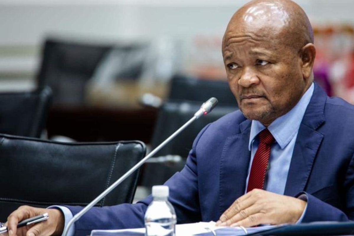 Image for Mchunu submits devices to investigators amid corruption probe